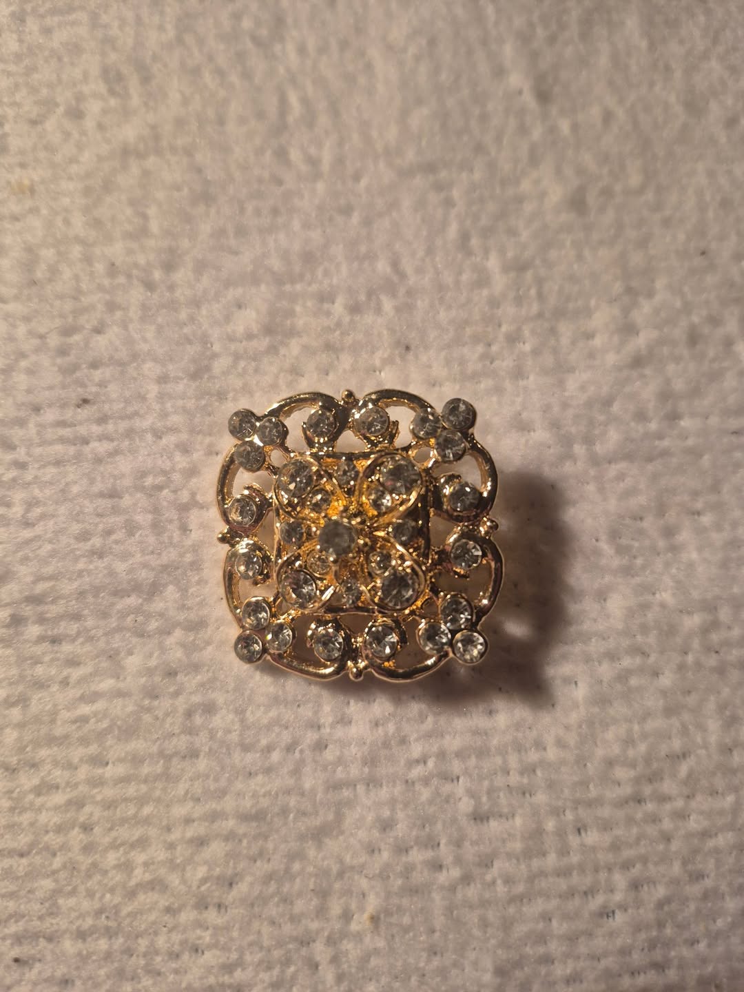 1960 VINTAGE PUFF BOLO TIE BY MIKE'S CUSTOM BOLOS - MIKE'S CUSTOM BOLOS1960 VINTAGE PUFF BOLO TIE BY MIKE'S CUSTOM BOLOS